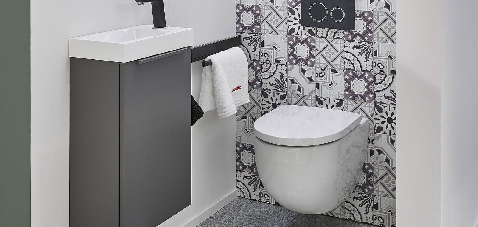 Modern bathroom vanity with functional elegance